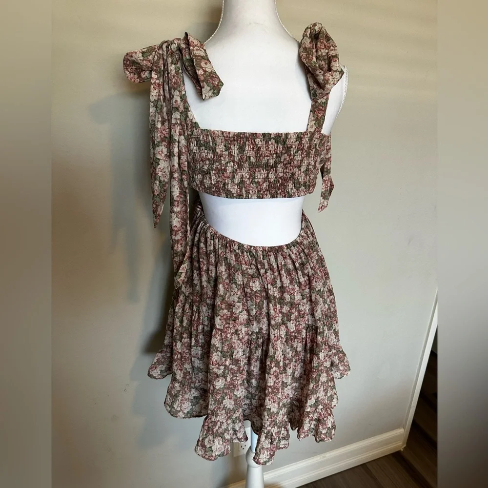 Floral Sleeveless Dress - Picture 4 of 9